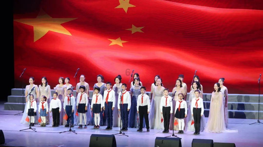刚谈恋爱就牵手正常吗？游戏画面